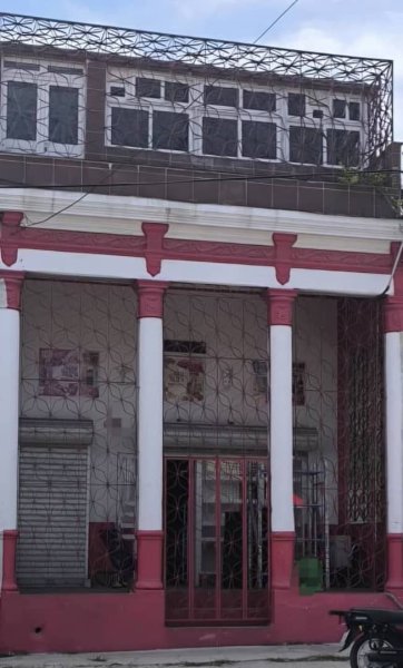 Casa Independiente de 6 habitaciones en venta en Diez de Octubre, La Habana