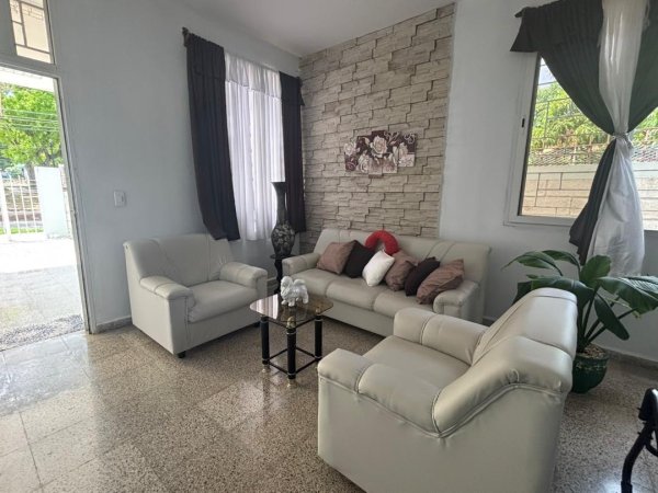Casa de 3 habitaciones en venta en Plaza, Plaza de la Revolución, La Habana - 4