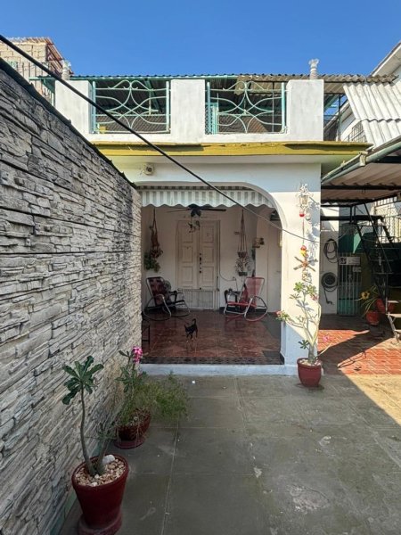 Casa Independiente de 6 habitaciones en venta en Miramar, Playa, La Habana - 2