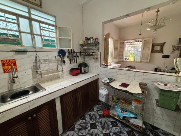 Casa Independiente de 6 habitaciones en venta en Miramar, Playa, La Habana - 6