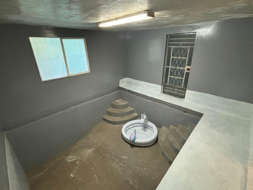 Casa Independiente de 6 habitaciones en venta en Miramar, Playa, La Habana