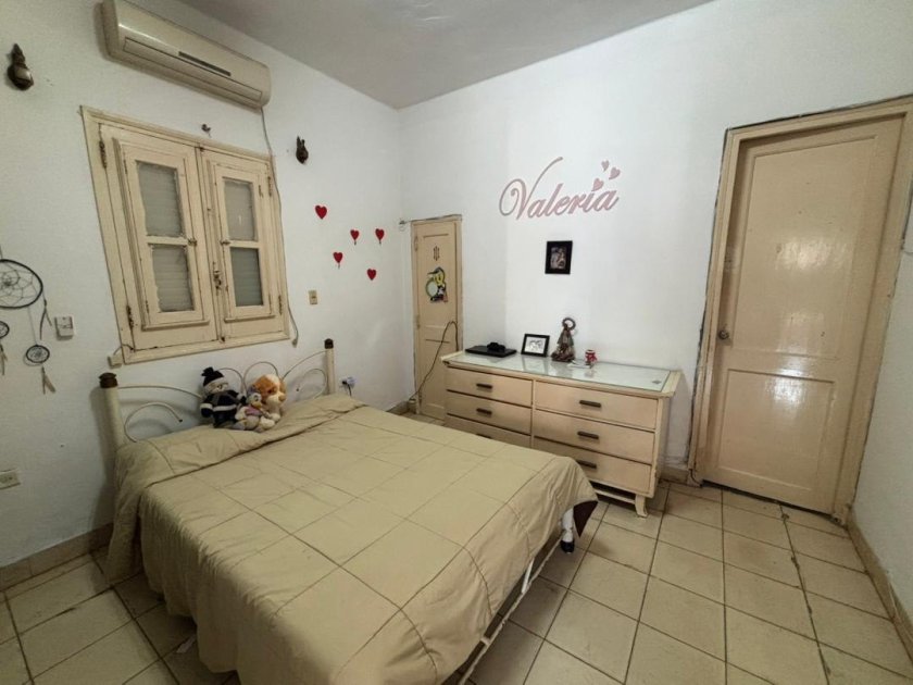 Casa Independiente de 6 habitaciones en venta en Miramar, Playa, La Habana