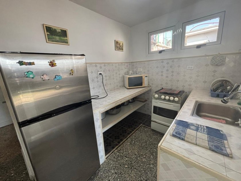 Casa Independiente de 6 habitaciones en venta en Miramar, Playa, La Habana