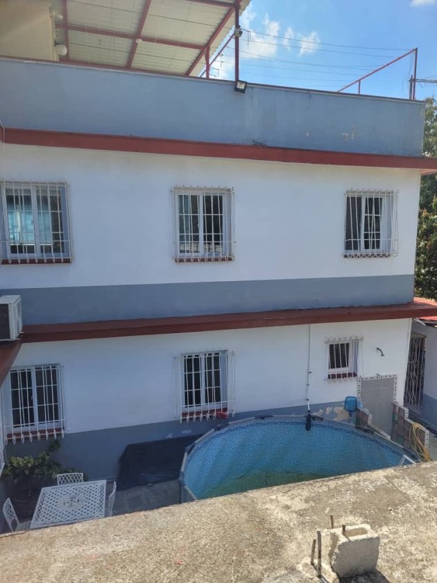 Casa Independiente de 3 habitaciones en venta en Santa Fe, Playa, La Habana