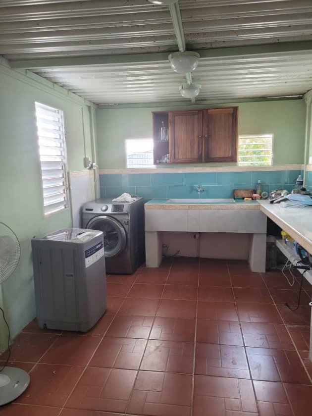 Casa Independiente de 3 habitaciones en venta en Santa Fe, Playa, La Habana