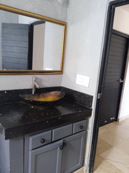 Casa Independiente de 3 habitaciones en venta en Boca Ciega, Habana del Este, La Habana - 4