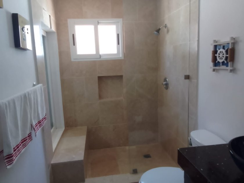 Casa Independiente de 3 habitaciones en venta en Boca Ciega, Habana del Este, La Habana