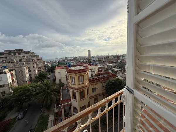 Apartamento de 4 habitaciones en venta en Vedado, Plaza de la Revolución, La Habana - 2