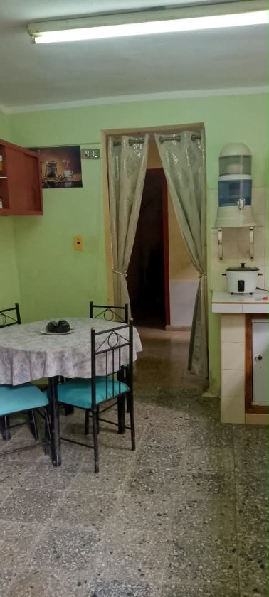 Casa Independiente de 5 habitaciones en venta en Diezmero, San Miguel del Padrón, La Habana
