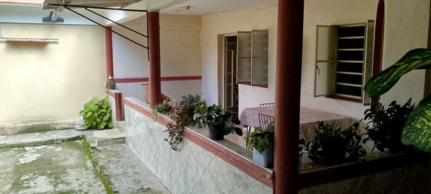 Casa Independiente de 5 habitaciones en venta en Diezmero, San Miguel del Padrón, La Habana