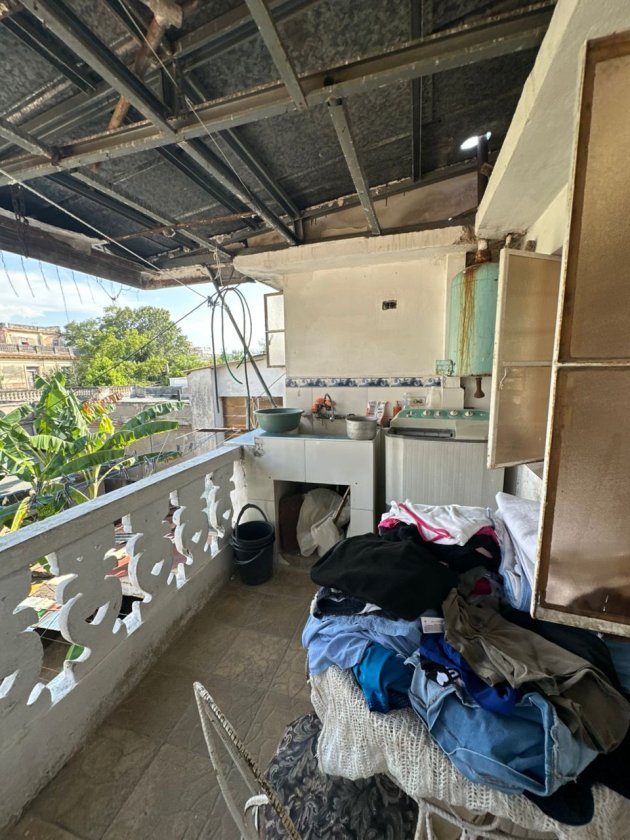 Biplanta de 5 habitaciones en venta en Marianao, La Habana