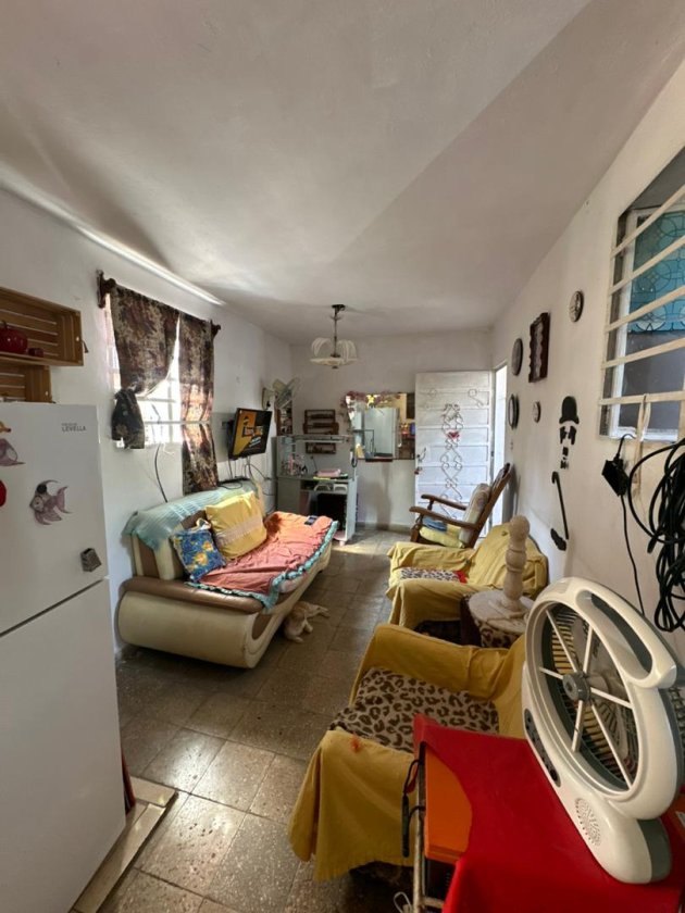 Biplanta de 5 habitaciones en venta en Marianao, La Habana