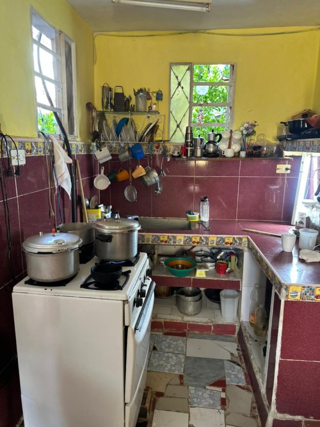 Biplanta de 5 habitaciones en venta en Marianao, La Habana