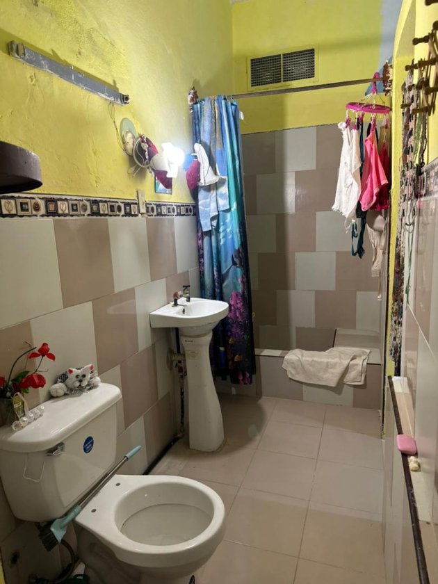Biplanta de 5 habitaciones en venta en Marianao, La Habana