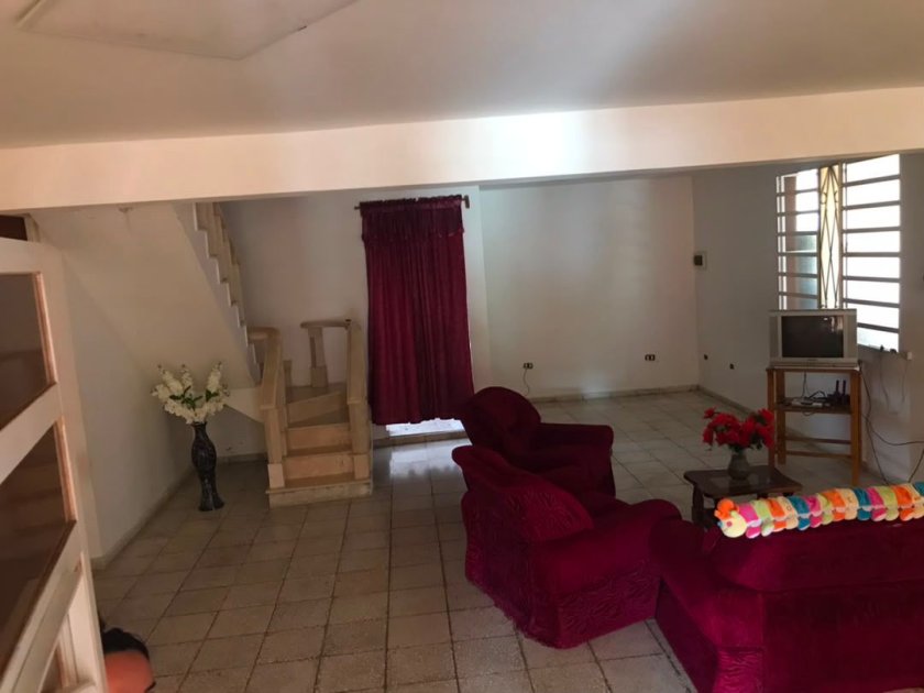 Casa de 2 habitaciones en venta en Poey, Arroyo Naranjo, La Habana