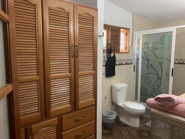 Casa Independiente de 6 habitaciones en venta en Playa, La Habana - 11