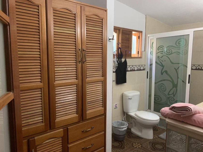 Casa Independiente de 6 habitaciones en venta en Playa, La Habana