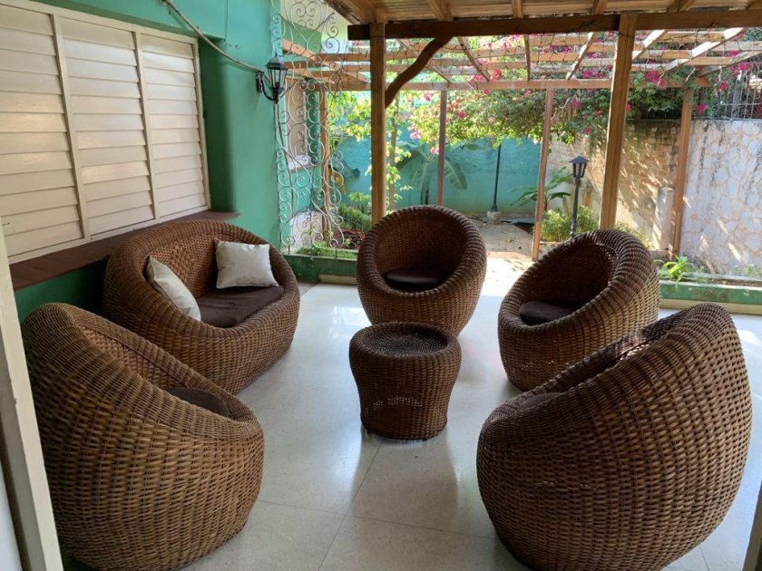 Casa Independiente de 6 habitaciones en venta en Playa, La Habana