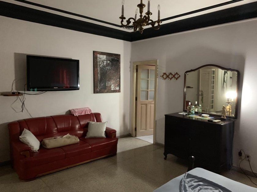 Casa Independiente de 6 habitaciones en venta en Playa, La Habana