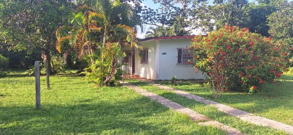 Casa Independiente de 3 habitaciones en venta en Sierra Maestra, Boyeros, La Habana