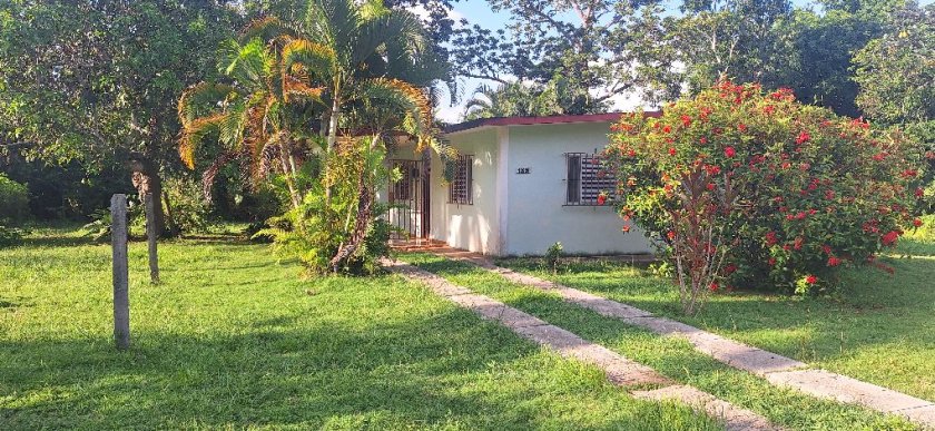 Casa Independiente de 3 habitaciones en venta en Sierra Maestra, Boyeros, La Habana