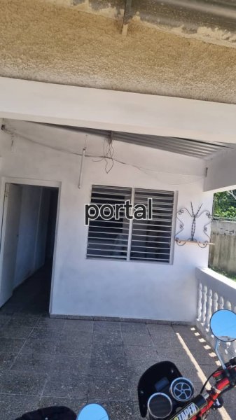 Casa Independiente de 3 habitaciones en venta en Boyeros, La Habana - 2
