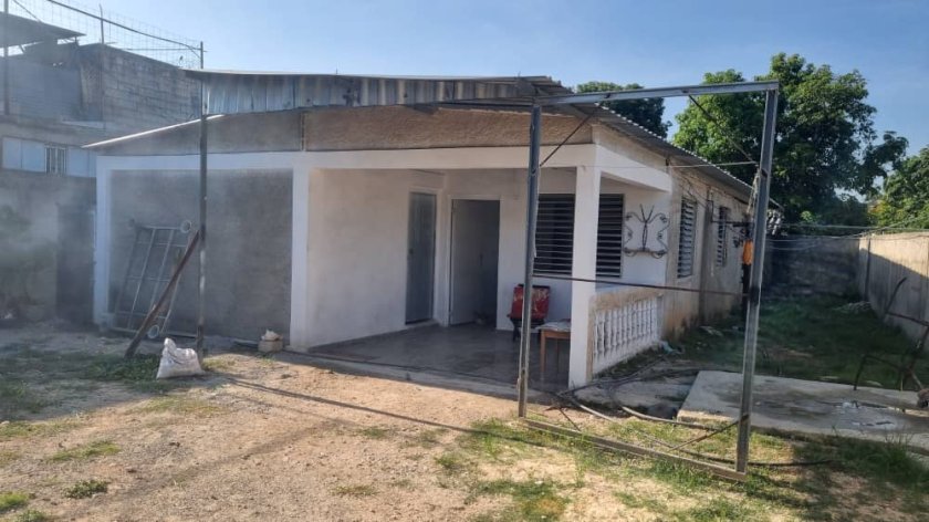 Casa Independiente de 3 habitaciones en venta en Boyeros, La Habana