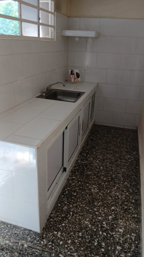 Casa Independiente de 3 habitaciones en venta en Paraíso, Cotorro, La Habana