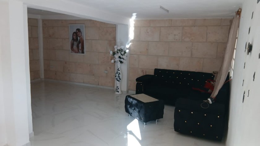 Casa Independiente de 3 habitaciones en venta en Paraíso, Cotorro, La Habana