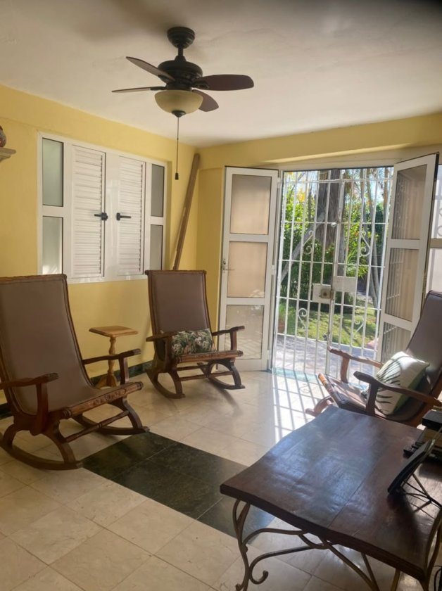 Casa Independiente de 2 habitaciones en venta en Arroyo Arenas, La Lisa, La Habana