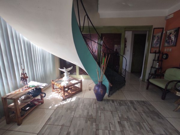 Casa Independiente de 5 habitaciones en venta en Mónaco, Diez de Octubre, La Habana