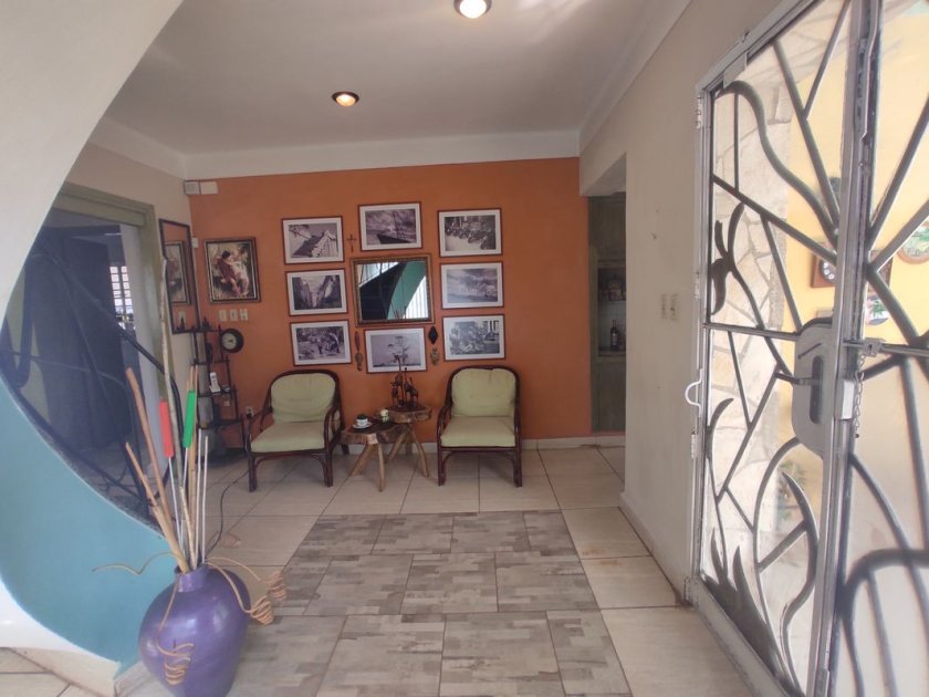 Casa Independiente de 5 habitaciones en venta en Mónaco, Diez de Octubre, La Habana