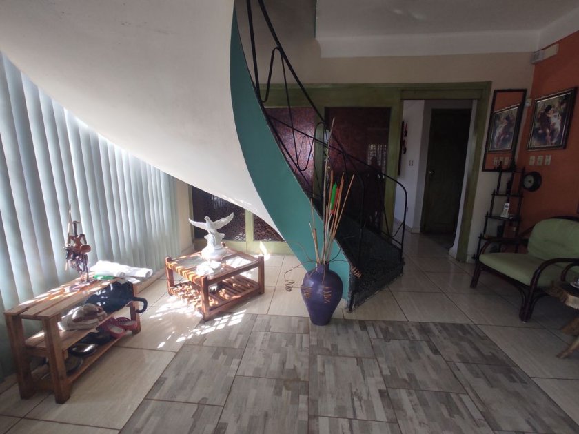 Casa Independiente de 5 habitaciones en venta en Mónaco, Diez de Octubre, La Habana