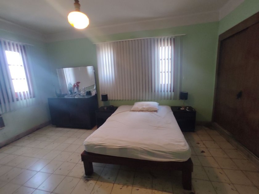 Casa Independiente de 5 habitaciones en venta en Mónaco, Diez de Octubre, La Habana