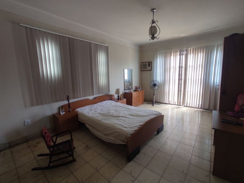 Casa Independiente de 5 habitaciones en venta en Mónaco, Diez de Octubre, La Habana