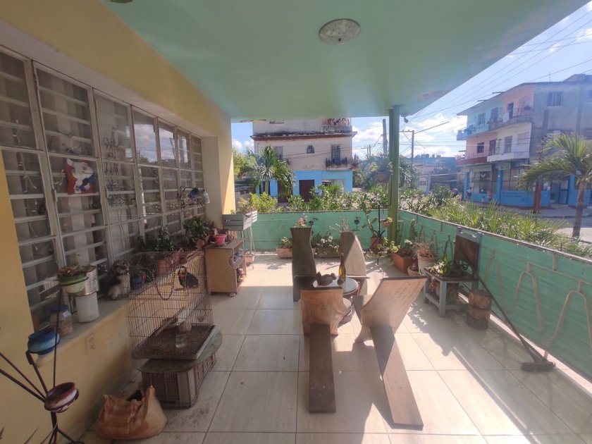 Casa Independiente de 5 habitaciones en venta en Mónaco, Diez de Octubre, La Habana