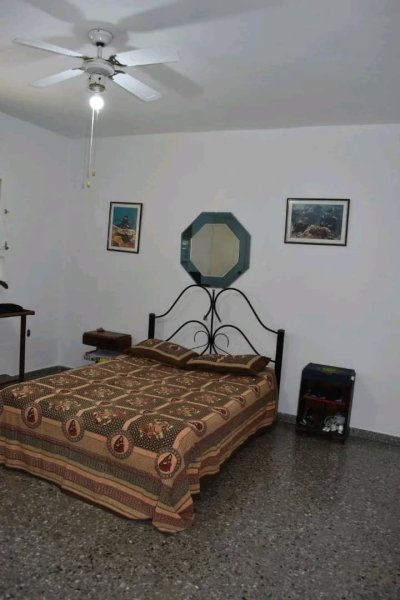 Casa Independiente de 4 habitaciones en venta en Siboney - Playa, Playa, La Habana - 2