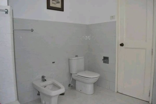 Casa Independiente de 4 habitaciones en venta en Siboney - Playa, Playa, La Habana - 3