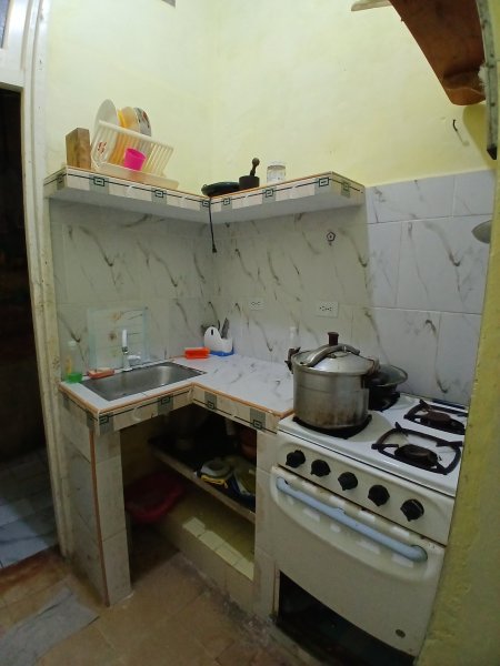 Apartamento de 2 habitaciones en venta en Los Sitios, Centro Habana, La Habana