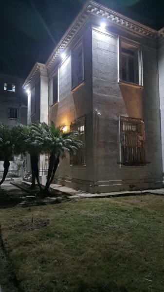 Casa Independiente de 5 habitaciones en venta en Santos Suárez, Diez de Octubre, La Habana - 2