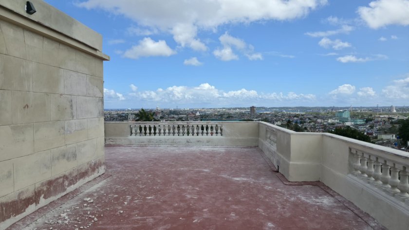 Casa Independiente de 5 habitaciones en venta en Santos Suárez, Diez de Octubre, La Habana