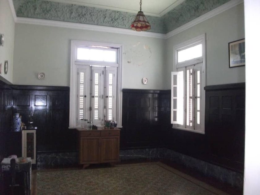 Casa Independiente de 5 habitaciones en venta en Santos Suárez, Diez de Octubre, La Habana