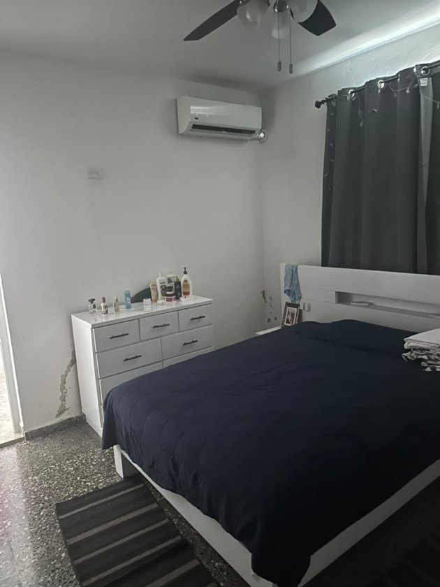 Casa Independiente de 2 habitaciones en venta en San Miguel del Padrón, La Habana