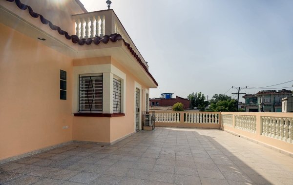Casa Independiente de 5 habitaciones en venta en Miramar, Playa, La Habana - 6