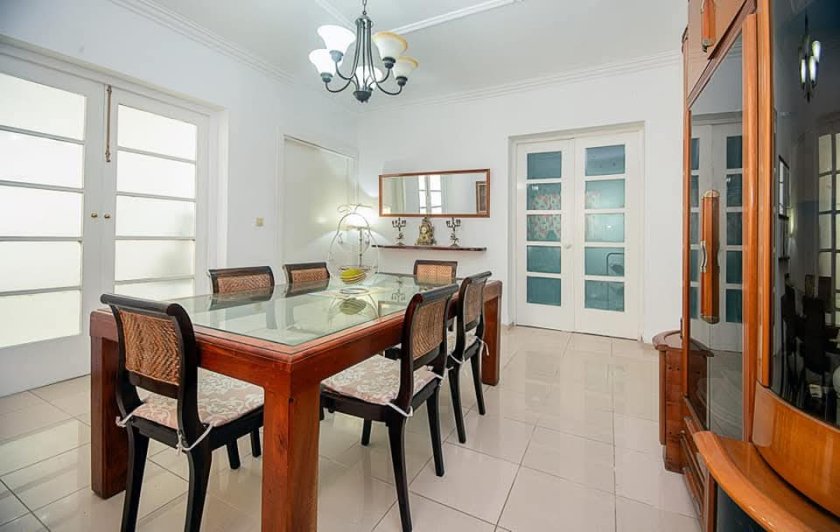 Casa Independiente de 5 habitaciones en venta en Miramar, Playa, La Habana