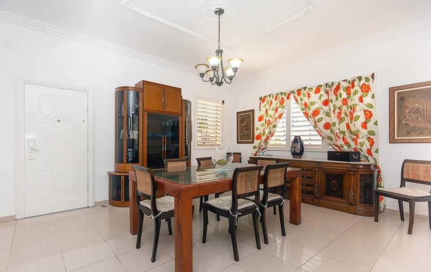 Casa Independiente de 5 habitaciones en venta en Miramar, Playa, La Habana