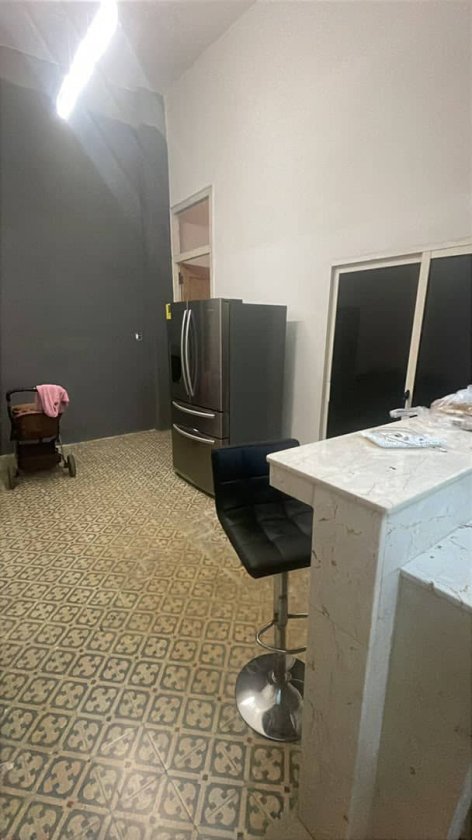 Casa de 2 habitaciones en venta en Centro Habana, La Habana