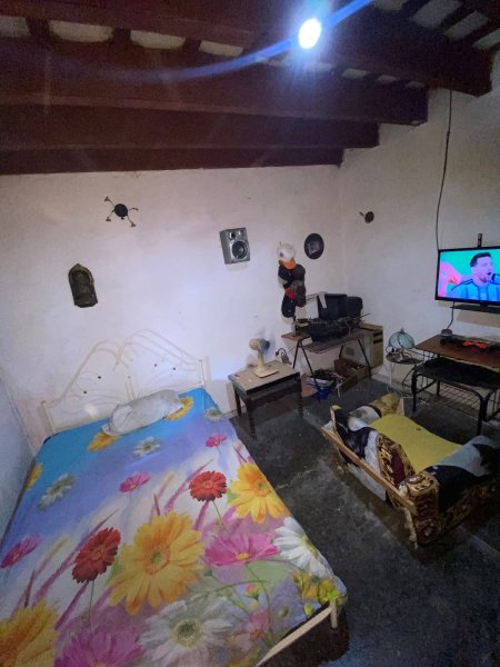 Casa Independiente de 4 habitaciones en venta en San Leopoldo, Centro Habana, La Habana - 4