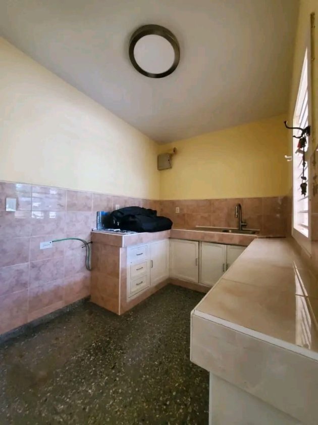 Biplanta de 3 habitaciones en venta en Río Verde, Boyeros, La Habana