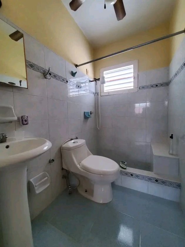 Biplanta de 3 habitaciones en venta en Río Verde, Boyeros, La Habana
